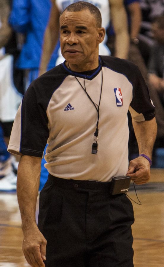Danny Crawford five years before retirement, working as an NBA ref since 1985.